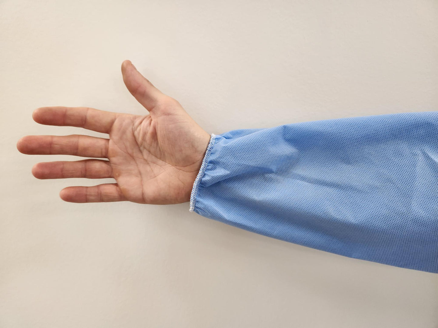 AAMI Level 3 Disposable Medical Isolation Gowns (Only Available in Canada)